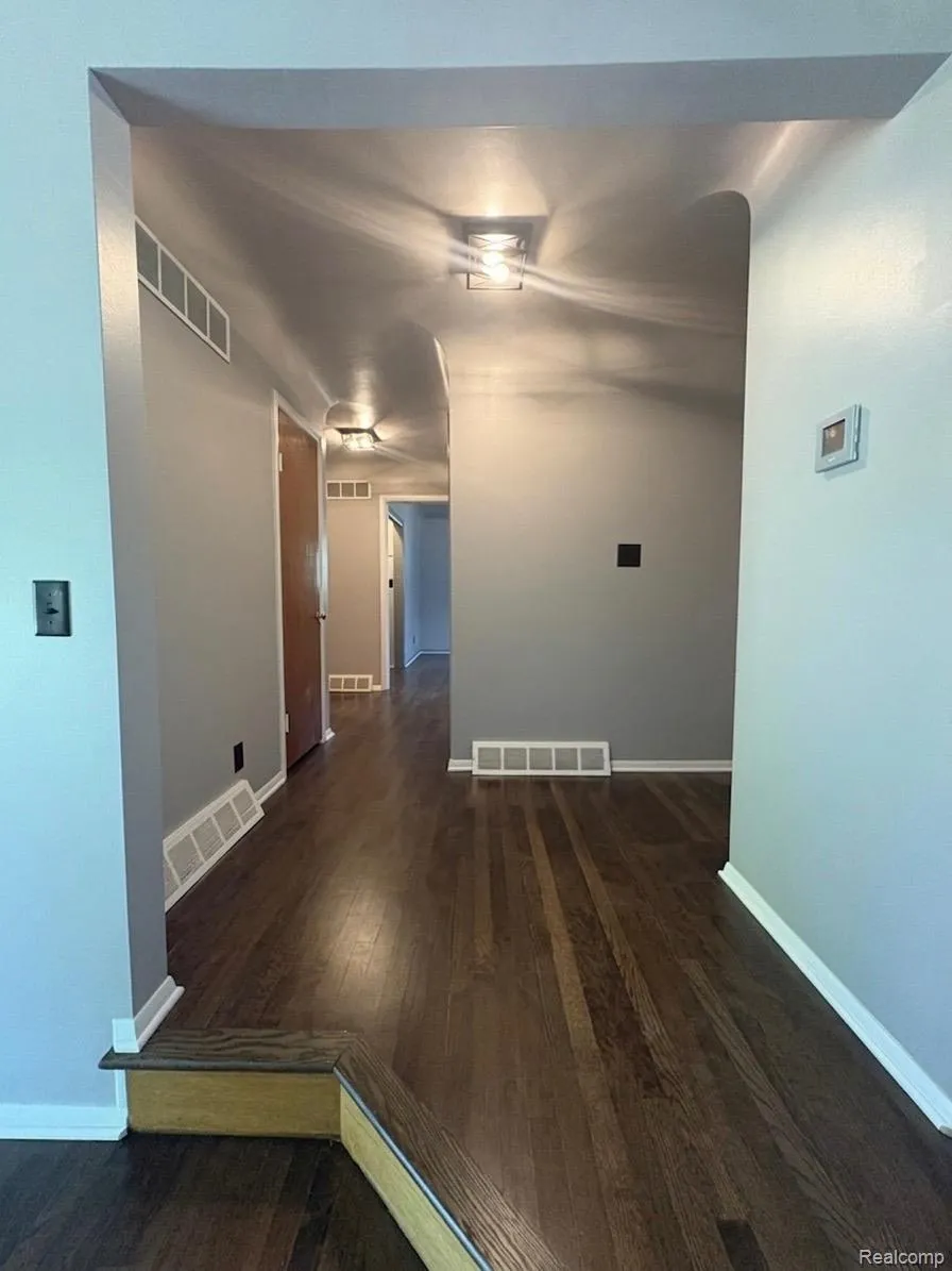 3441 E Maple Avenue Burton City, MI 48529