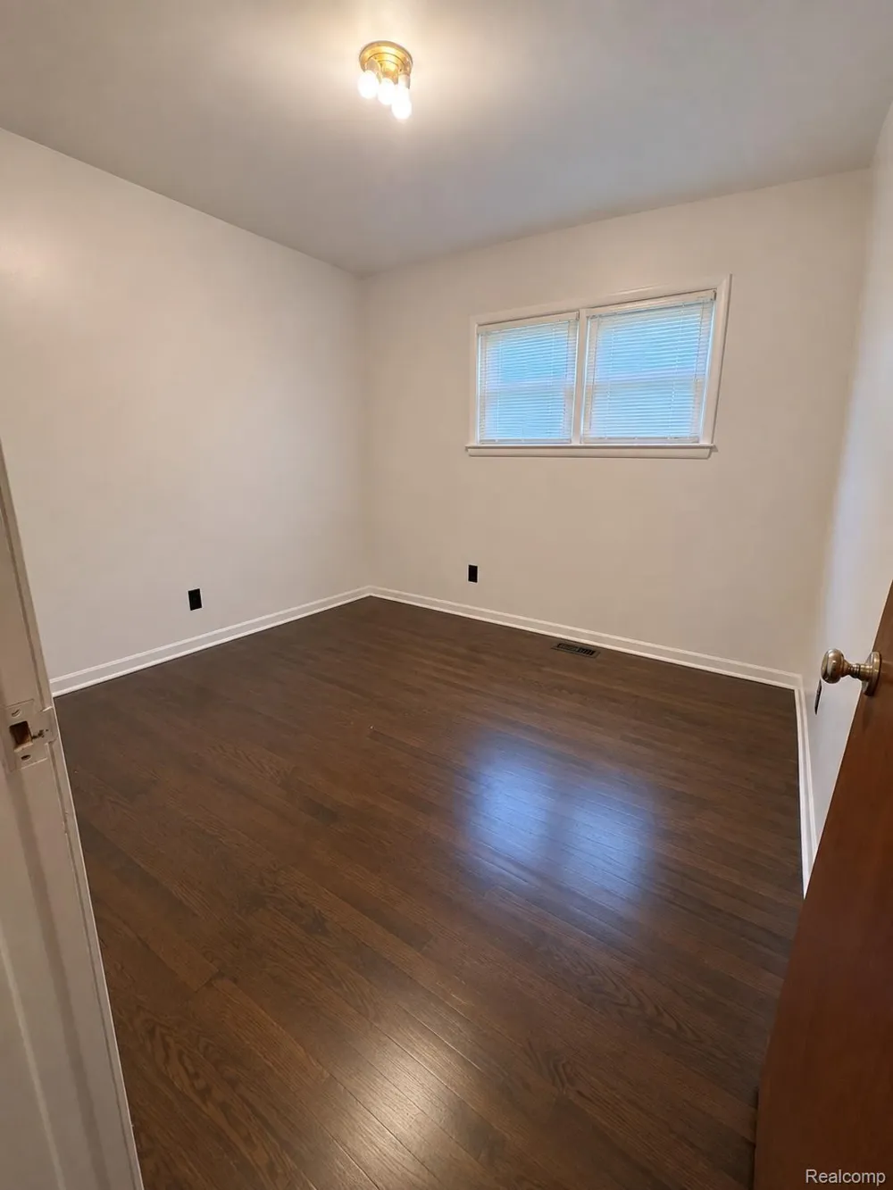 3441 E Maple Avenue Burton City, MI 48529