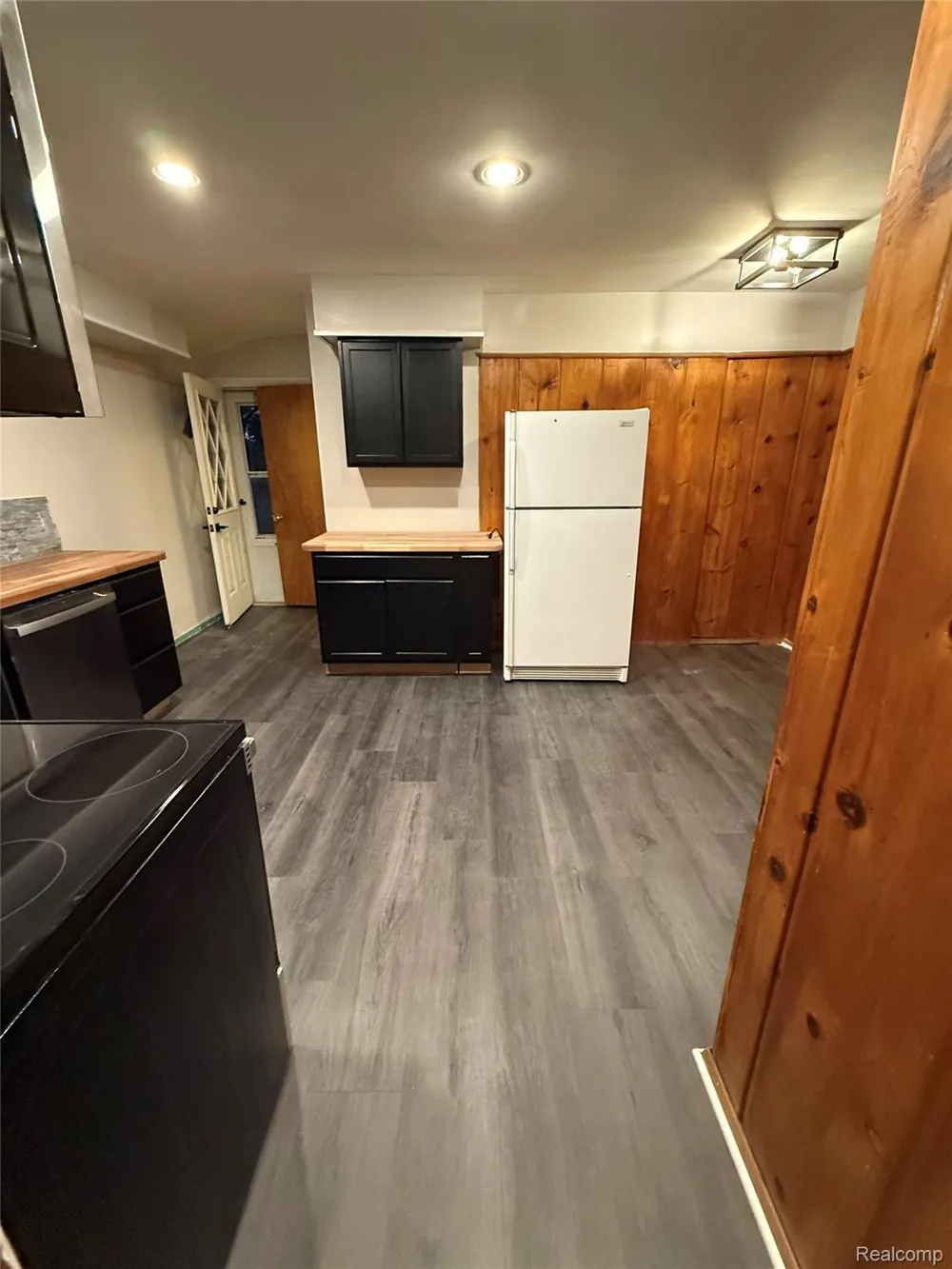 3441 E Maple Avenue Burton City, MI 48529