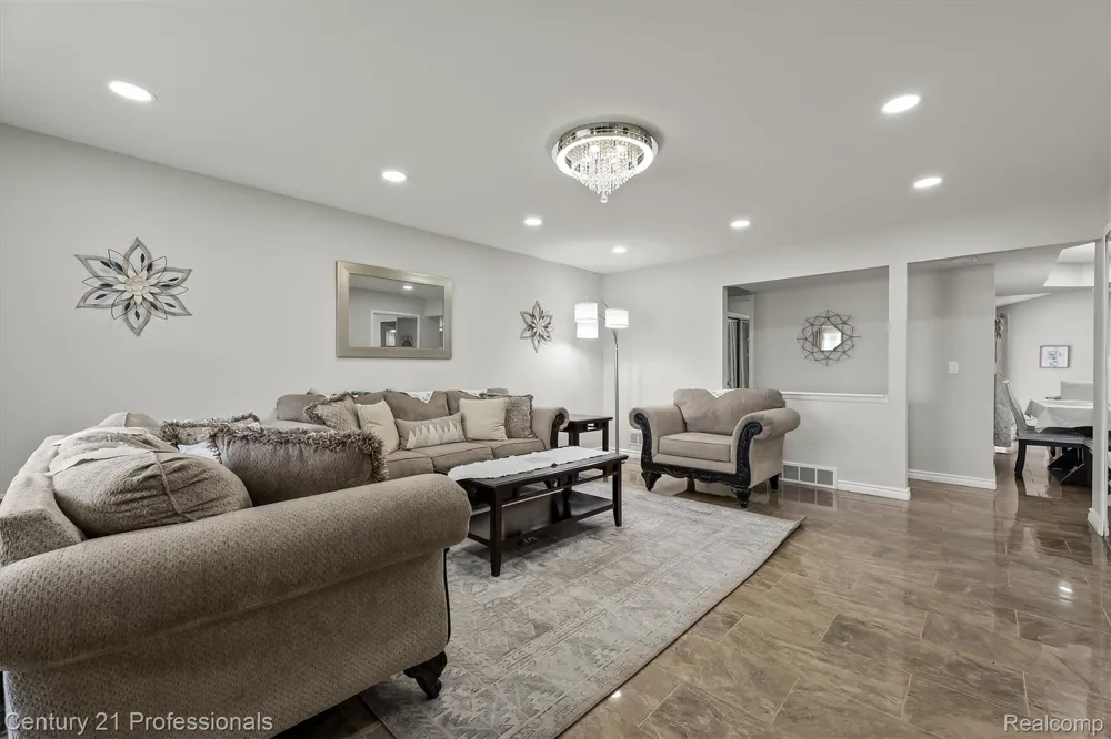 37010 Calka Drive Sterling Heights City, MI 48310