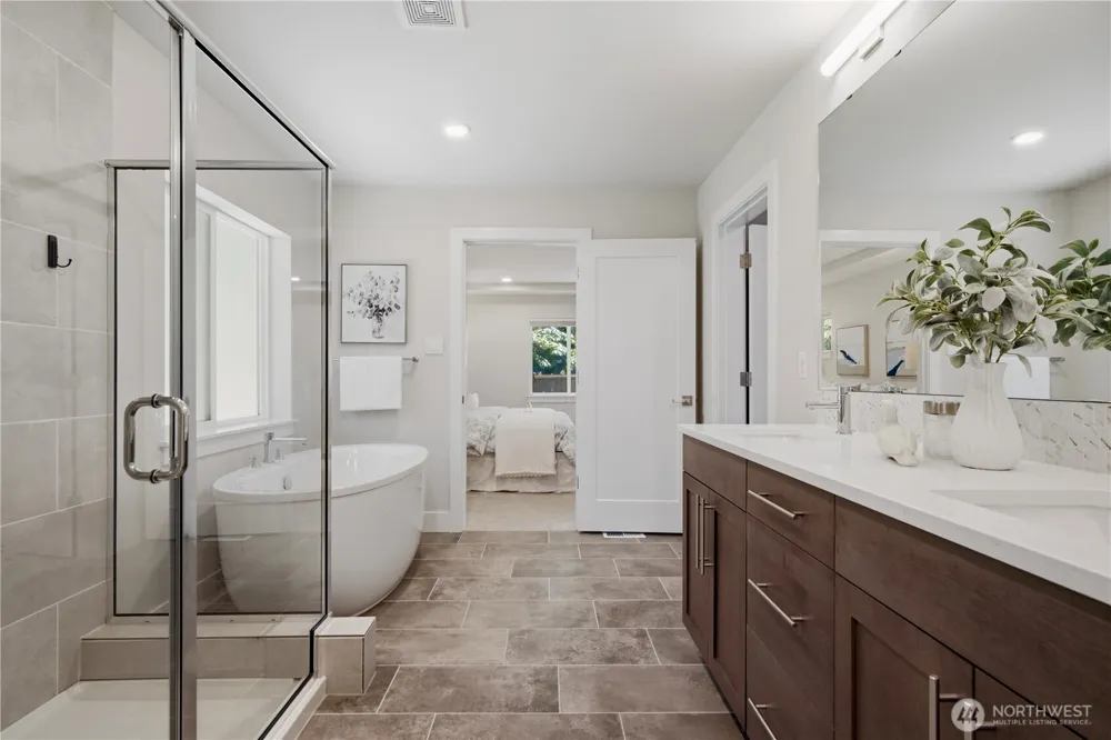 18733 14th Place W Lynnwood, WA 98037