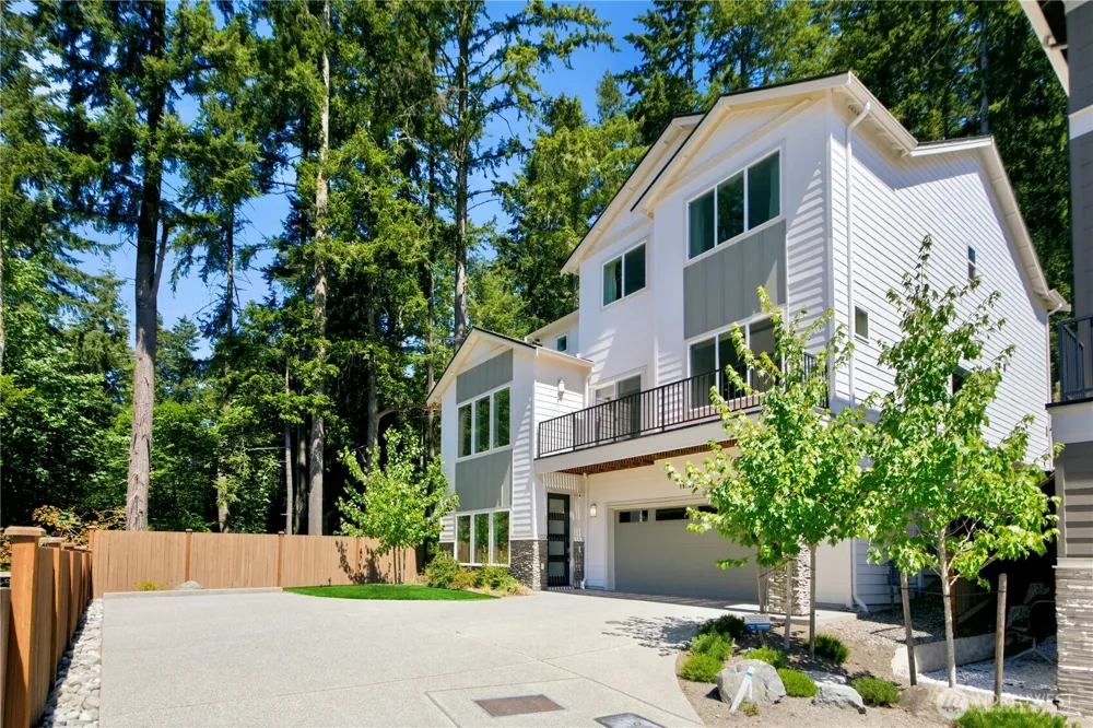 18733 14th Place W Lynnwood, WA 98037