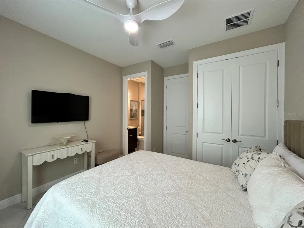 6085 HIDDEN BRANCH DRIVE Apollo Beach, FL 33572