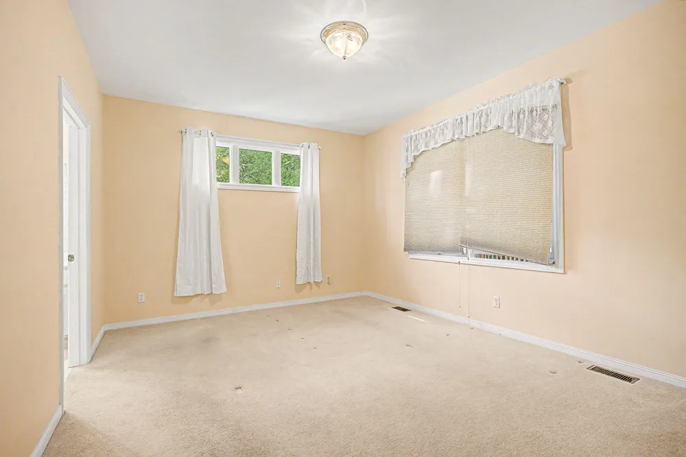 3015 S Wood Dale Drive Jackson, MI 49203