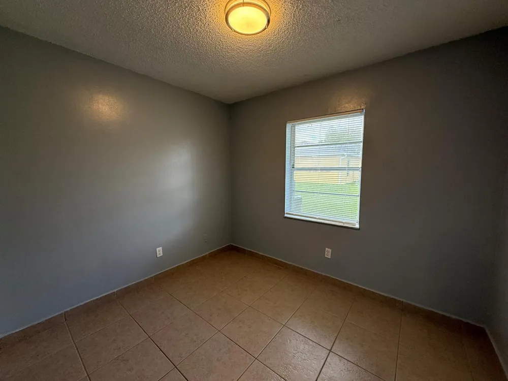 5006 Sanibel Avenue Fort Pierce, FL 34951
