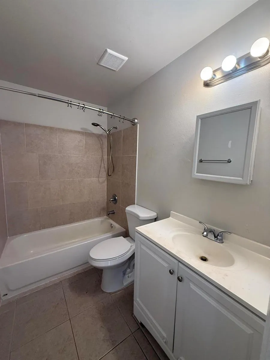 5006 Sanibel Avenue Fort Pierce, FL 34951
