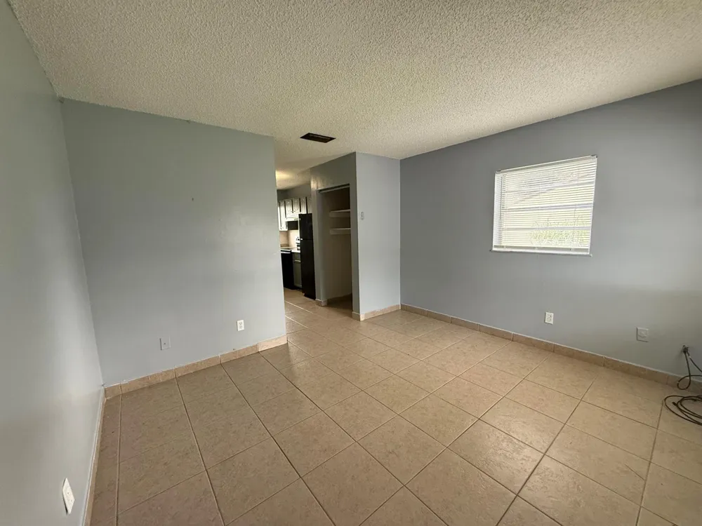 5006 Sanibel Avenue Fort Pierce, FL 34951