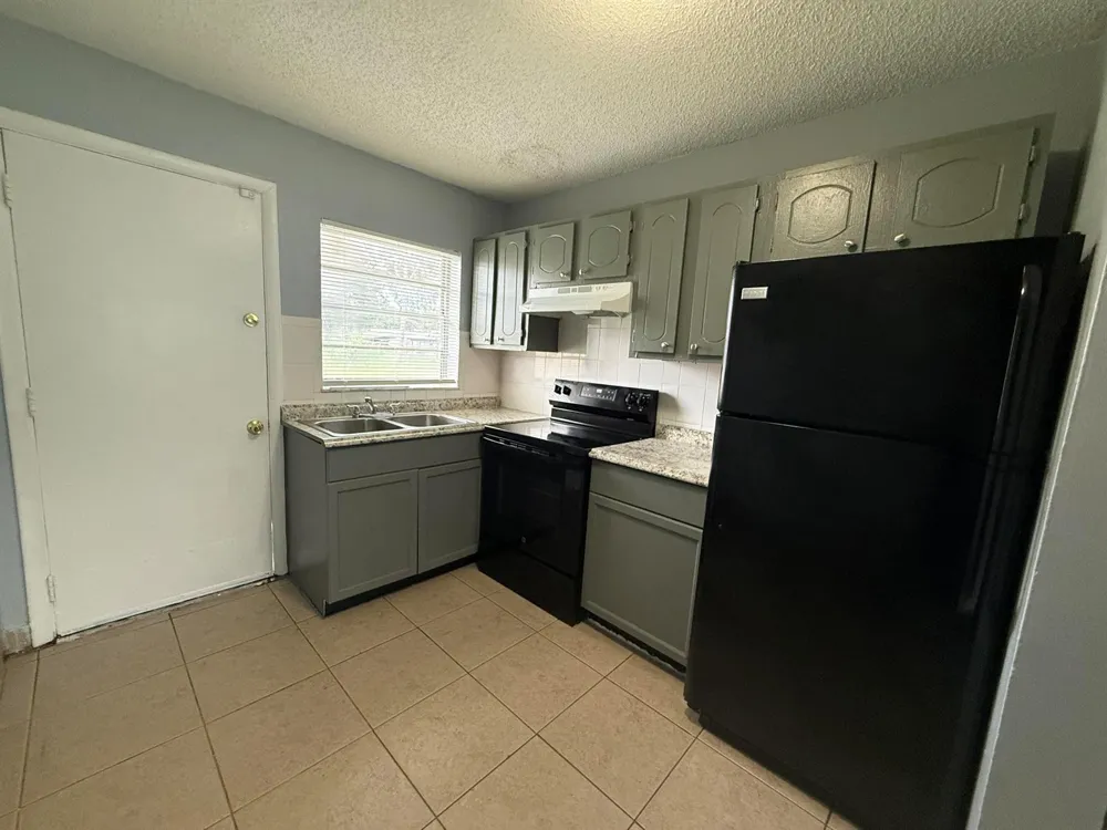 5006 Sanibel Avenue Fort Pierce, FL 34951