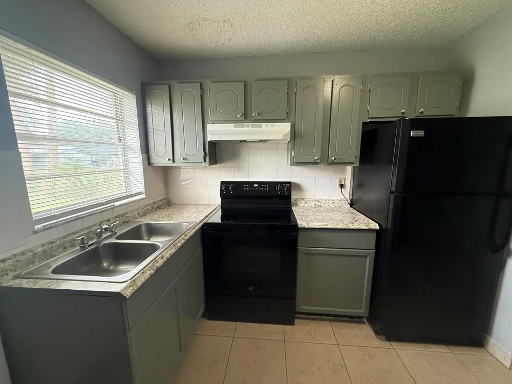 5006 Sanibel Avenue Fort Pierce, FL 34951
