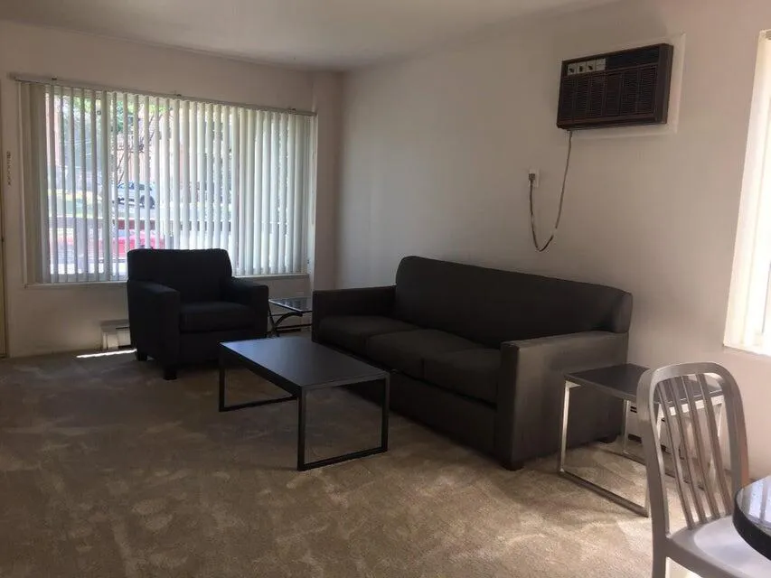 912 Oakland Avenue #4 Ann Arbor, MI 48104
