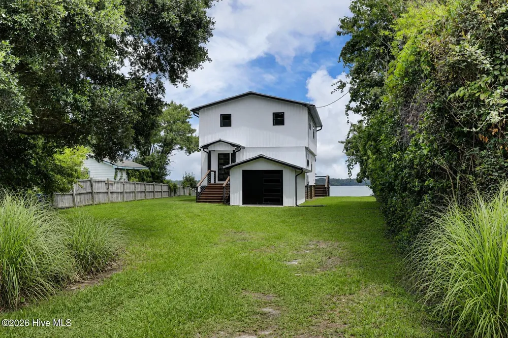 237 Riverside Drive Sneads Ferry, NC 28460