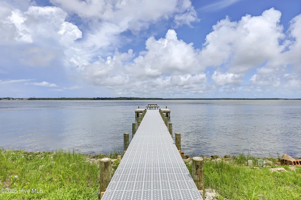 237 Riverside Drive Sneads Ferry, NC 28460