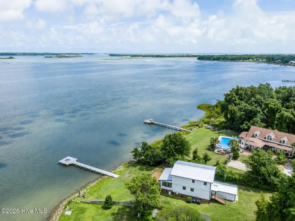 237 Riverside Drive Sneads Ferry, NC 28460