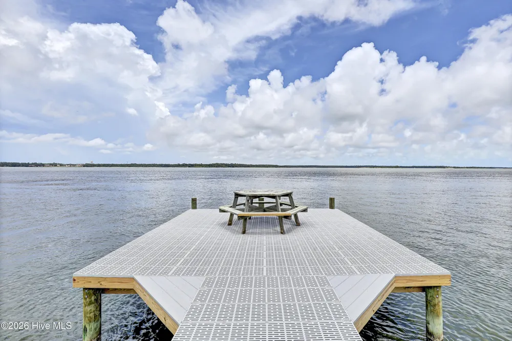 237 Riverside Drive Sneads Ferry, NC 28460