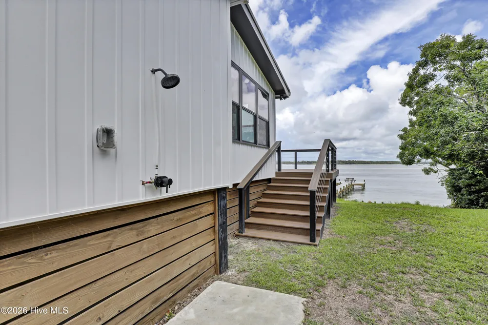 237 Riverside Drive Sneads Ferry, NC 28460