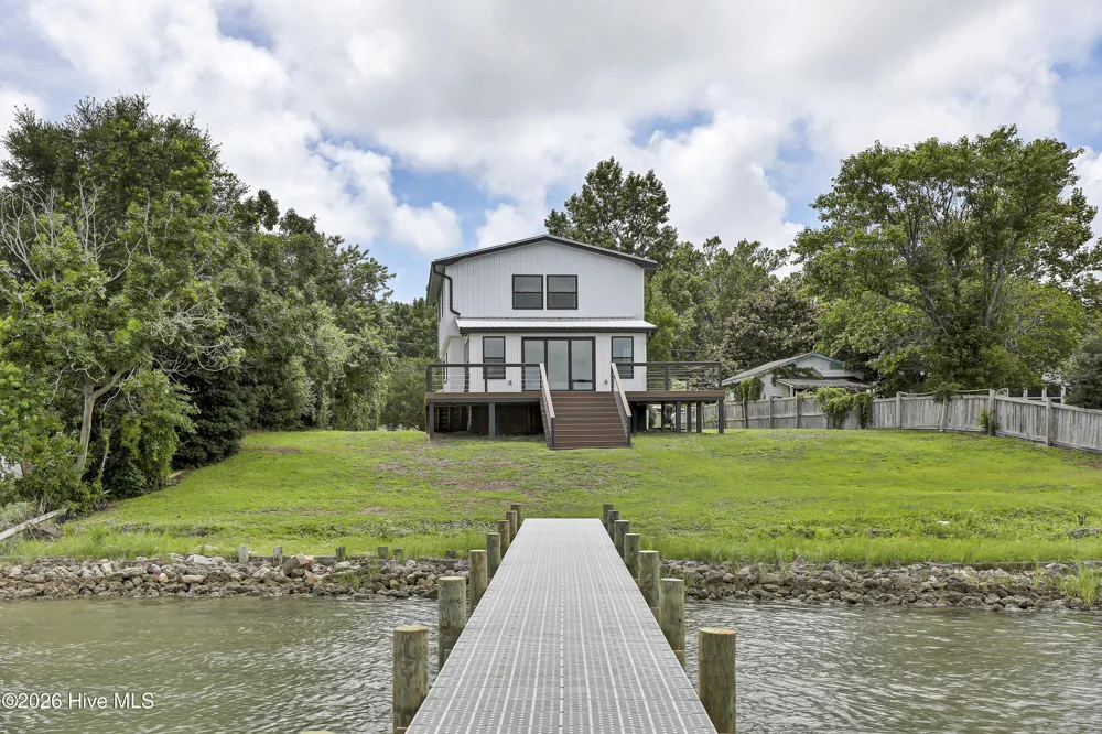 237 Riverside Drive Sneads Ferry, NC 28460