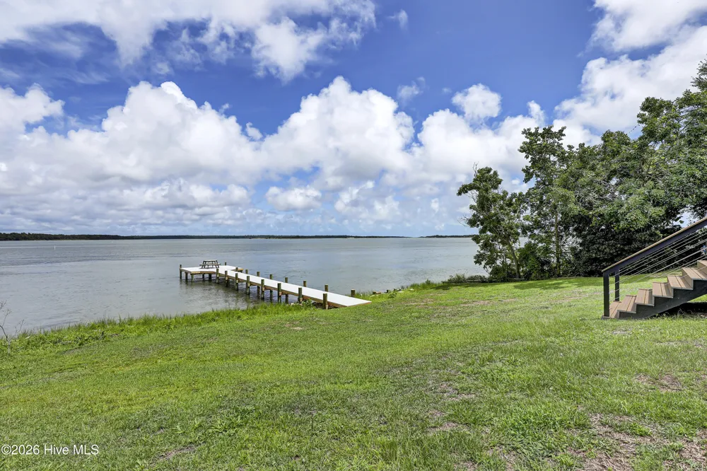 237 Riverside Drive Sneads Ferry, NC 28460