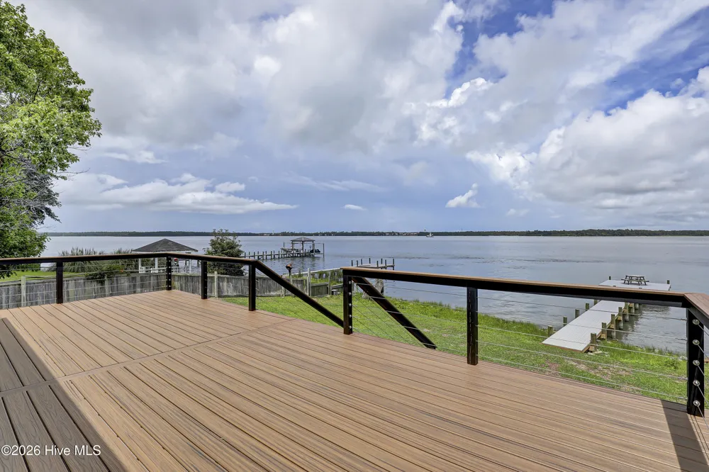 237 Riverside Drive Sneads Ferry, NC 28460