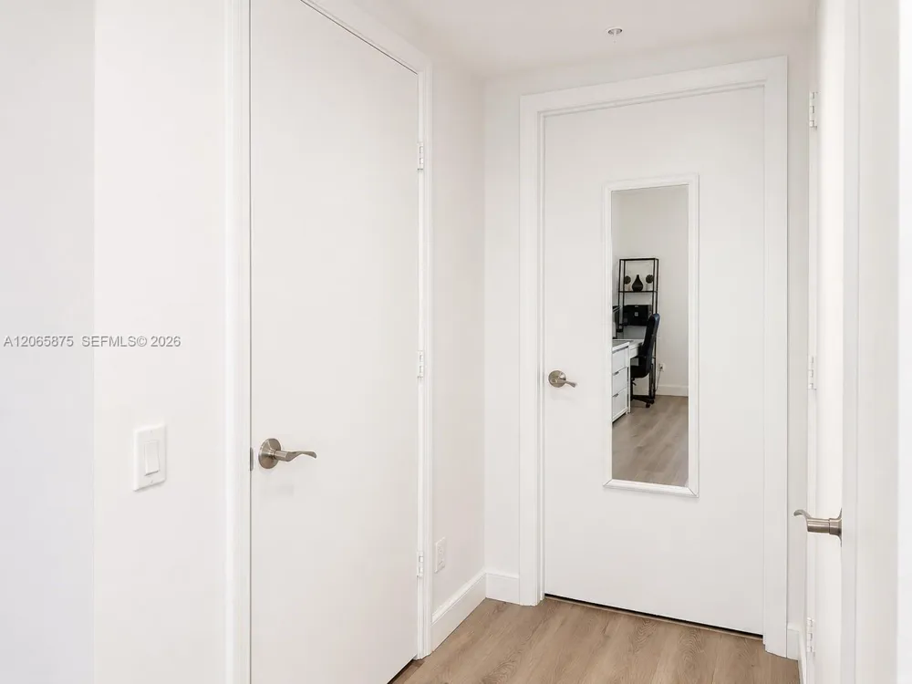 14951 Royal Oaks Ln #1501 North Miami, FL 33181