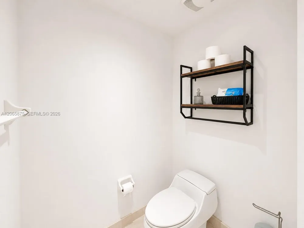 14951 Royal Oaks Ln #1501 North Miami, FL 33181