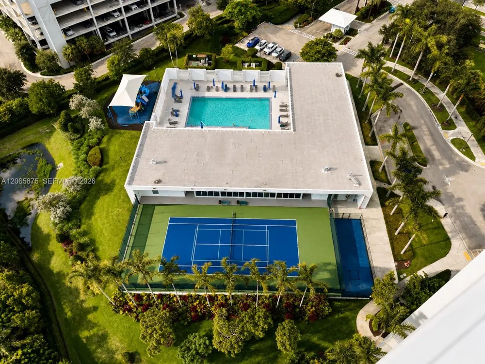 14951 Royal Oaks Ln #1501 North Miami, FL 33181