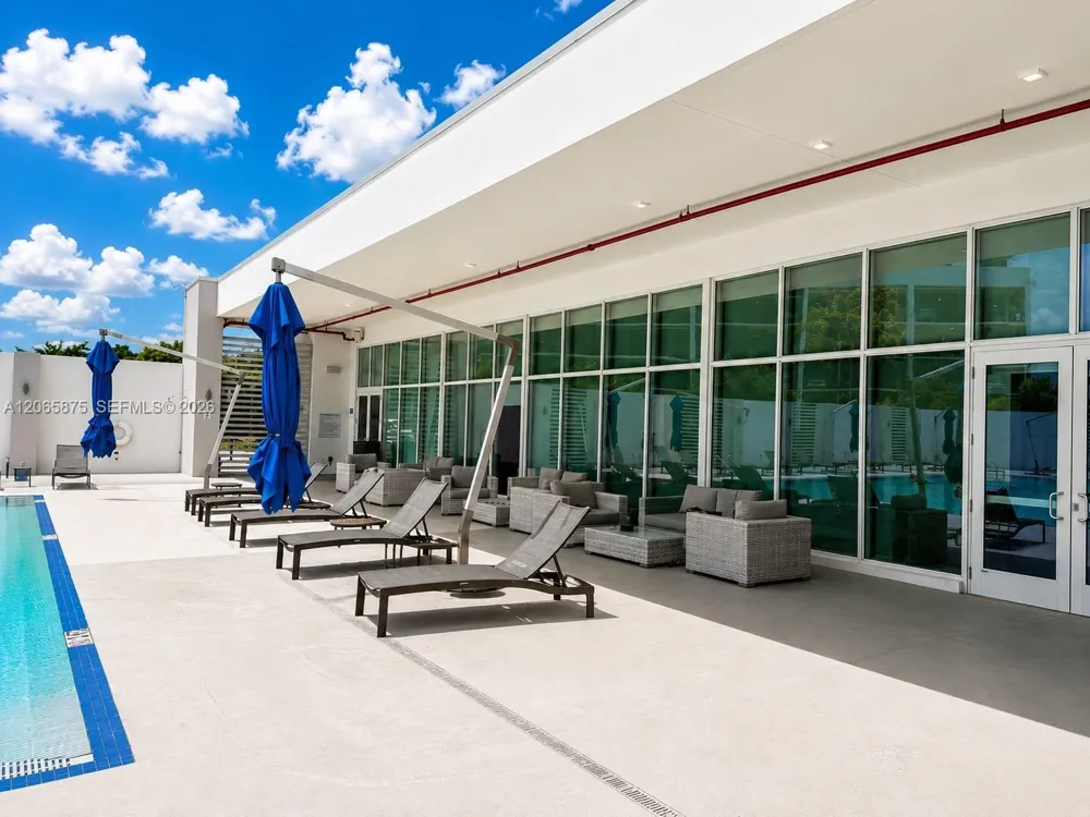14951 Royal Oaks Ln #1501 North Miami, FL 33181
