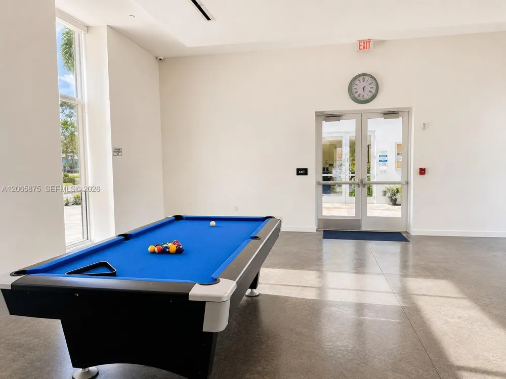 14951 Royal Oaks Ln #1501 North Miami, FL 33181