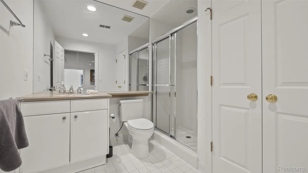 14 Beresford Court Bloomfield Charter Township, MI 48304