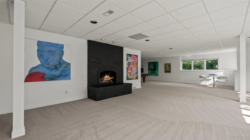 14 Beresford Court Bloomfield Charter Township, MI 48304