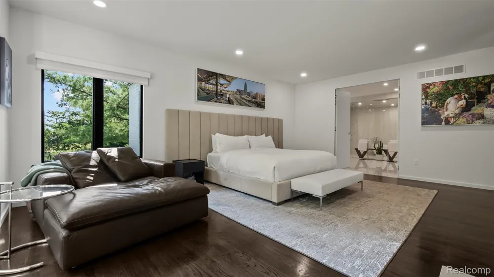 14 Beresford Court Bloomfield Charter Township, MI 48304