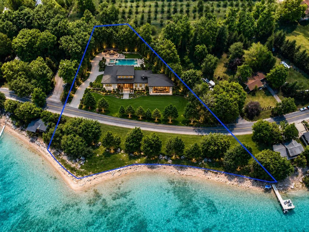 737 S Stony Point Road Suttons Bay Township, MI 49682