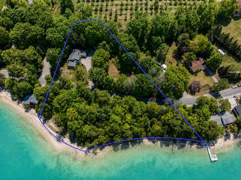 737 S Stony Point Road Suttons Bay Township, MI 49682
