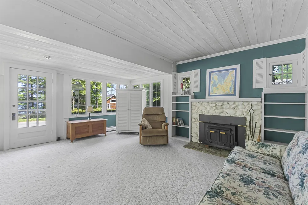737 S Stony Point Road Suttons Bay Township, MI 49682