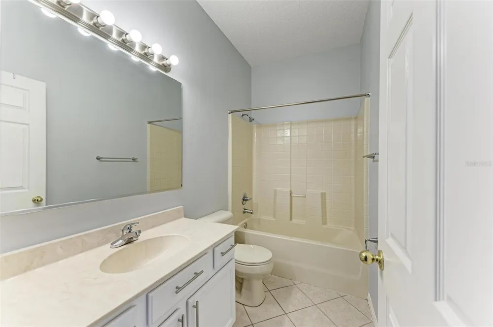 6218 FLAGFISH COURT #102 Bradenton, FL 34202
