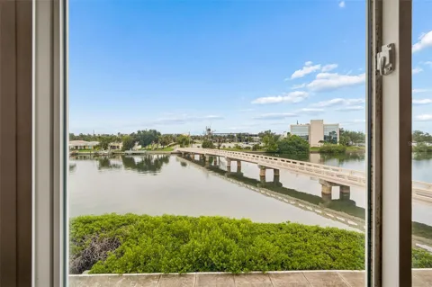 7465 BAY ISLAND DRIVE S #313