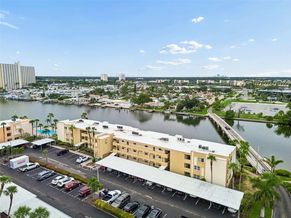 7465 BAY ISLAND DRIVE S #313 South Pasadena, FL 33707