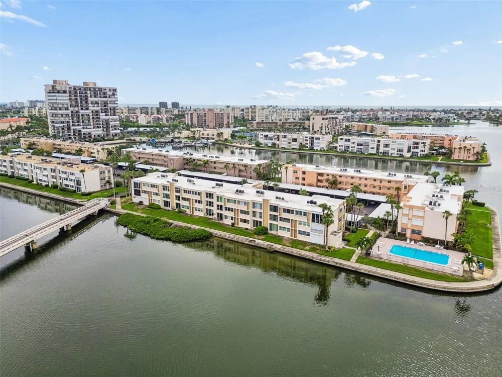 7465 BAY ISLAND DRIVE S #313 South Pasadena, FL 33707