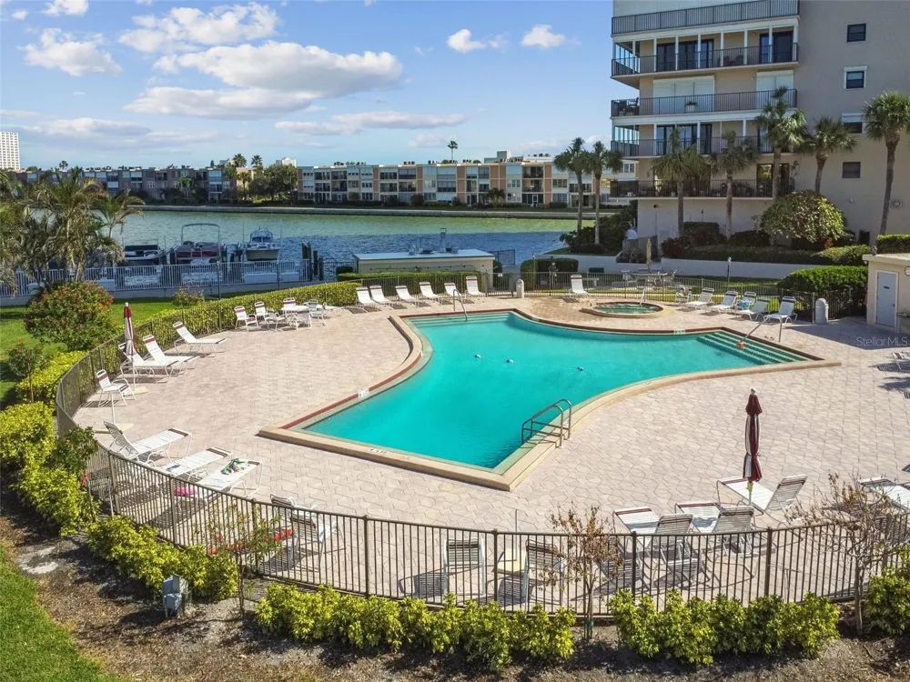 7465 BAY ISLAND DRIVE S #313 South Pasadena, FL 33707
