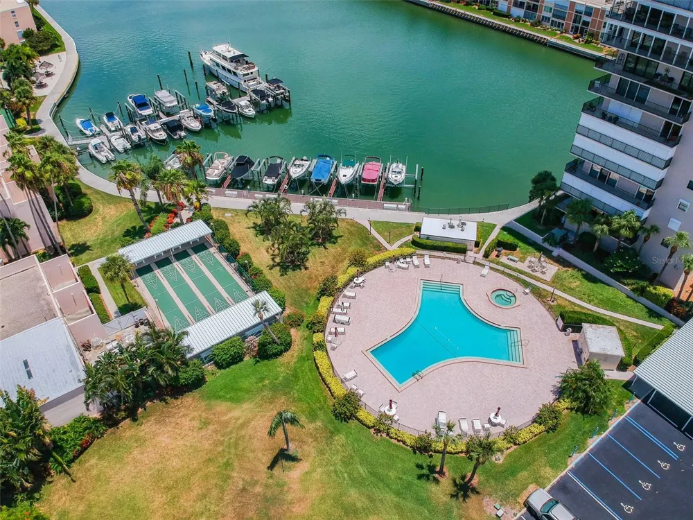 7465 BAY ISLAND DRIVE S #313 South Pasadena, FL 33707