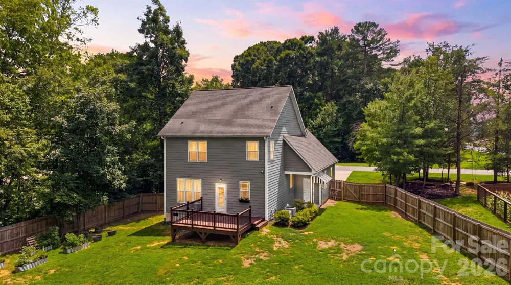 5810 Dwayne Starnes Drive Hickory, NC 28602