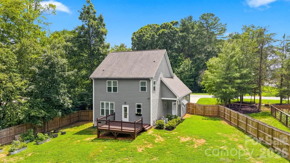 5810 Dwayne Starnes Drive Hickory, NC 28602