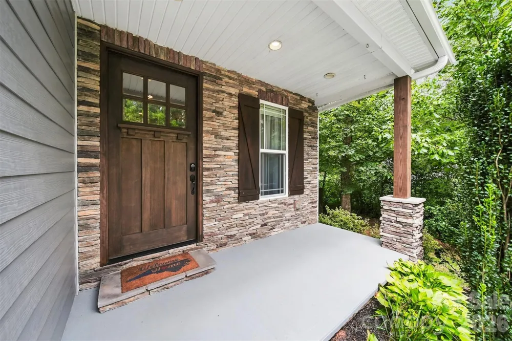 5810 Dwayne Starnes Drive Hickory, NC 28602