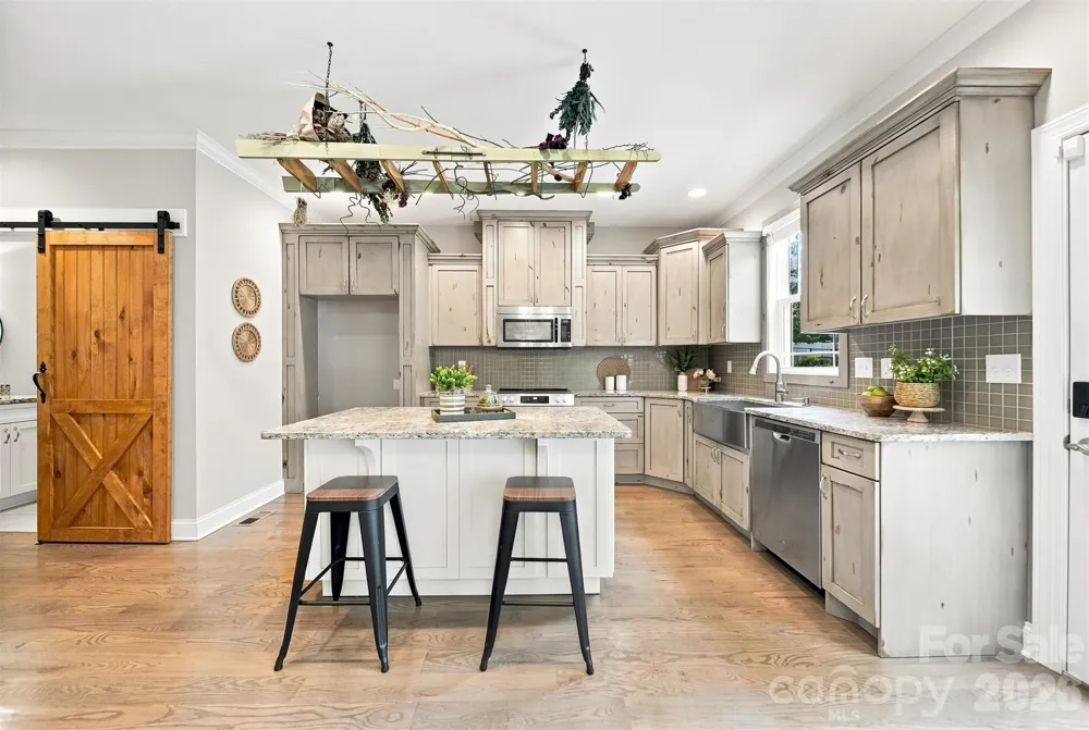 5810 Dwayne Starnes Drive Hickory, NC 28602