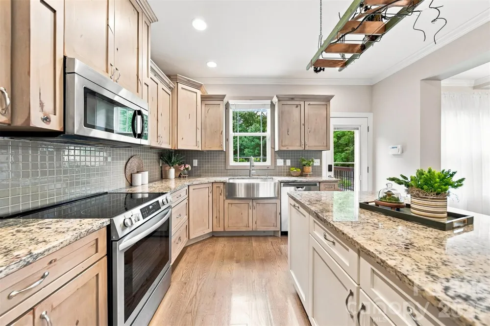 5810 Dwayne Starnes Drive Hickory, NC 28602