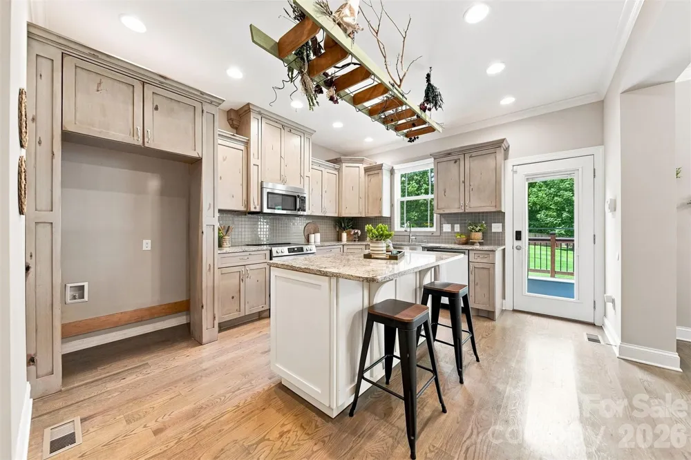 5810 Dwayne Starnes Drive Hickory, NC 28602