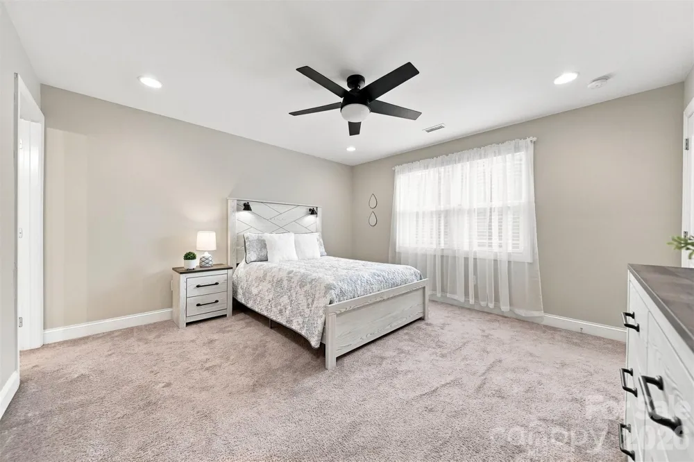 5810 Dwayne Starnes Drive Hickory, NC 28602
