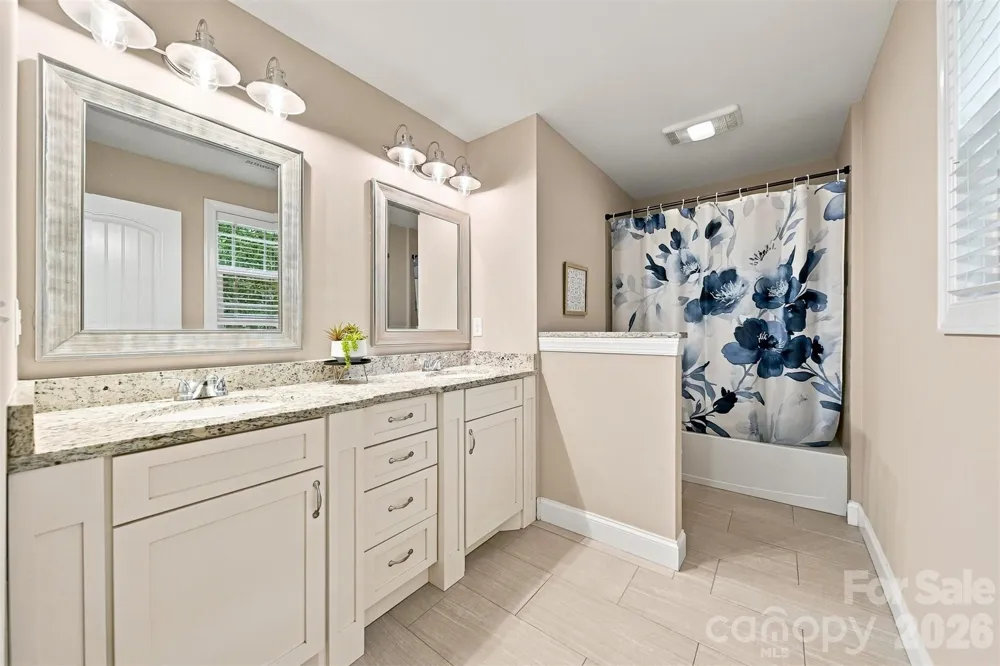 5810 Dwayne Starnes Drive Hickory, NC 28602