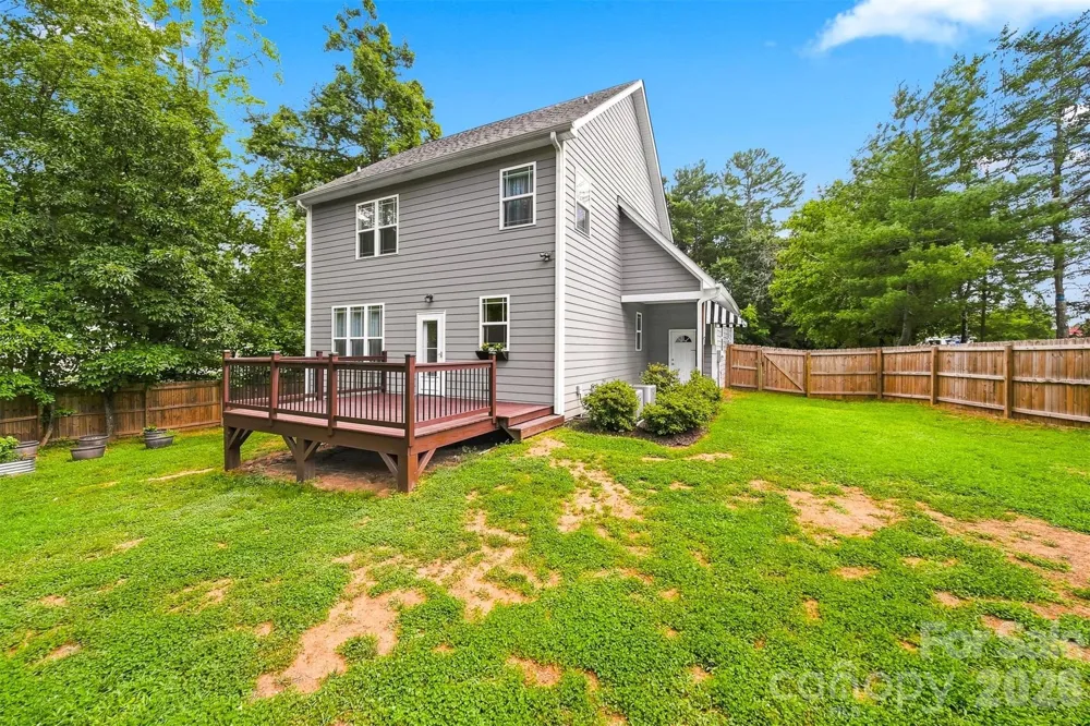 5810 Dwayne Starnes Drive Hickory, NC 28602