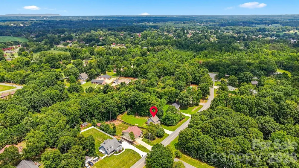 5810 Dwayne Starnes Drive Hickory, NC 28602