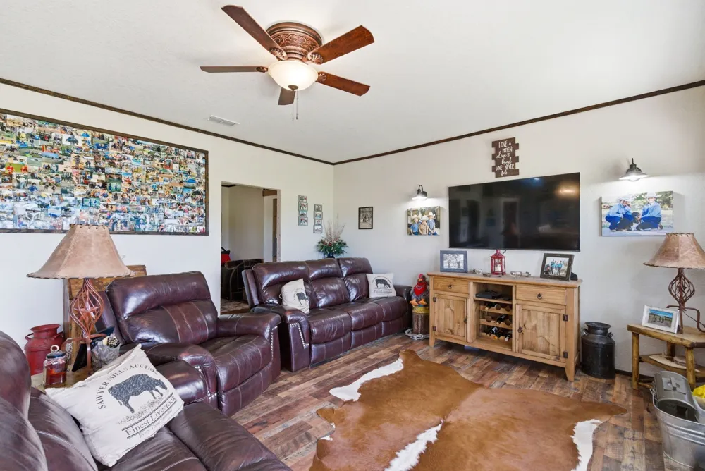 8315 CR 403 Cisco, TX 76437